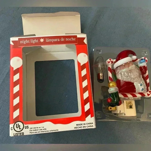 Santa Night Light, EUC, In original packaging - Picture 2 of 3
